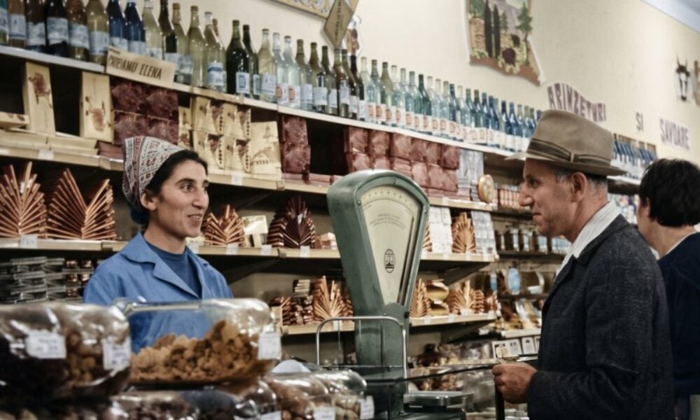 Magazinele Bucureștiului comunist, de la Unirea la alimentarele de cartier