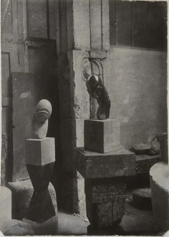 41 de fotografii realizate de Brancusi, pastrate 60 de ani i