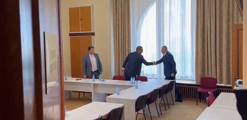 VIDEO Marian Neacșu, emisarul PSD în căutarea majorității pentru Veștea: „Sunt însoțitor”
