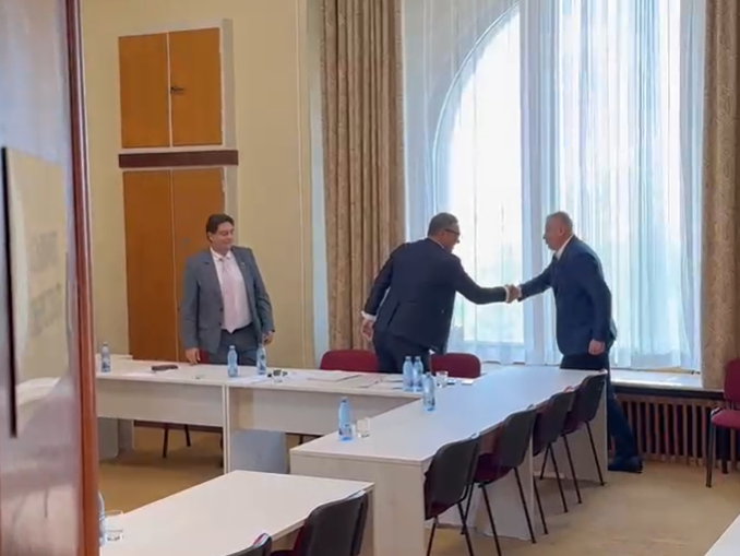VIDEO Marian Neacșu, emisarul PSD în căutarea majorității pentru Veștea: „Sunt însoțitor”