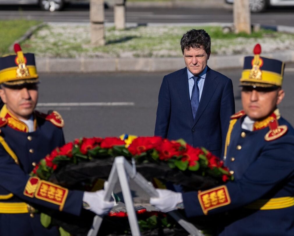 Președintele a depus o coroană la monumentul victimelor Mineriadei din 1990