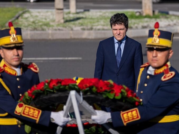 Președintele a depus o coroană la monumentul victimelor Mineriadei din 1990
