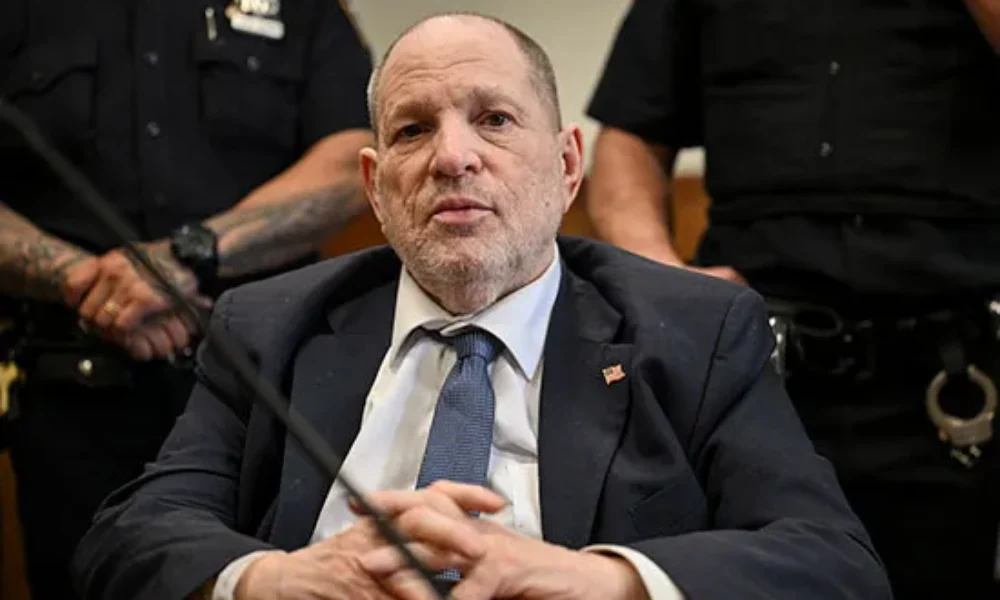 Pedeapsa de 16 ani de închisoare pronunţată împotriva lui Harvey Weinstein în California va fi reevaluată