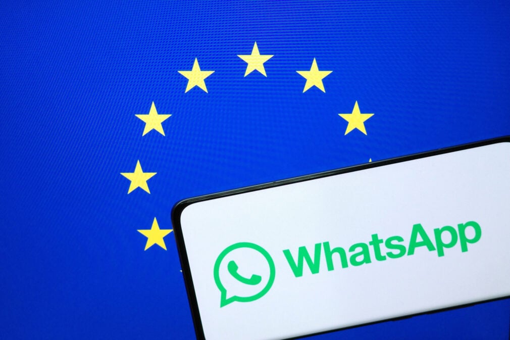 Comisia Europeană obligă Meta să restabilească accesul gratuit la WhatsApp pentru asistenții digitali concurenți