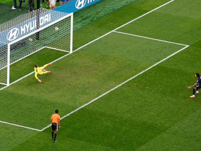Prima surpriză cu adevărat uriașă la Cupa Mondială. Germania, eliminată la penalty-uri de Paraguay