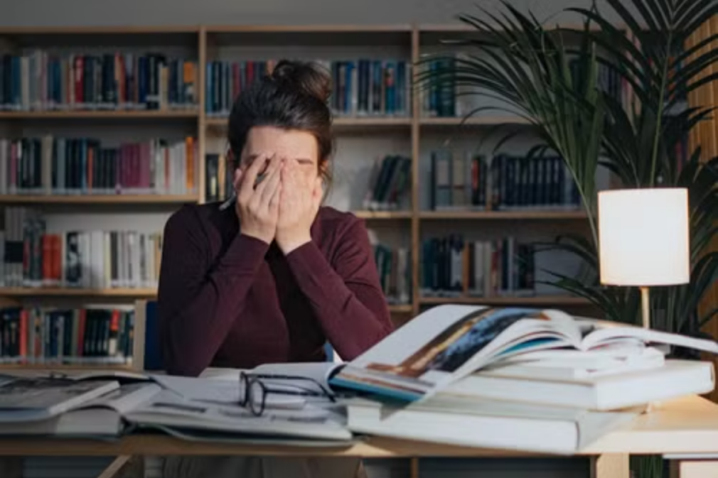 MAI, avertisment înaintea examenelor: Presiunea notelor poate avea consecințe grave pentru copii