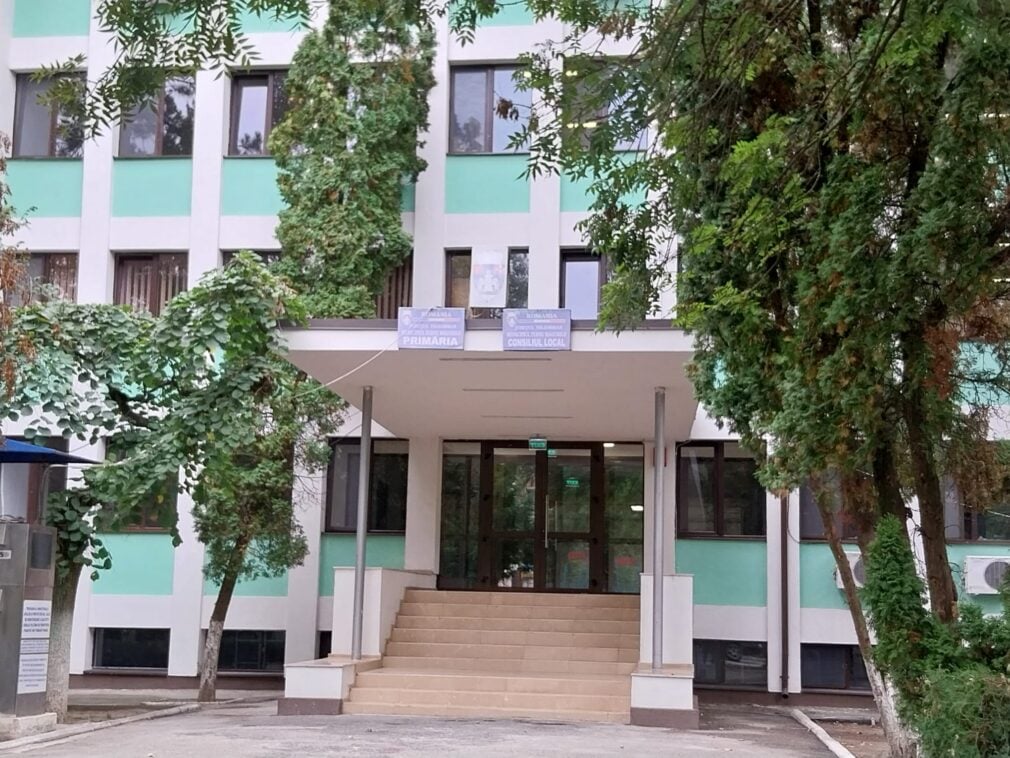 O primărie din România a cheltuit aproape 100.000 de euro pe un balon cu aer cald care nu zboară