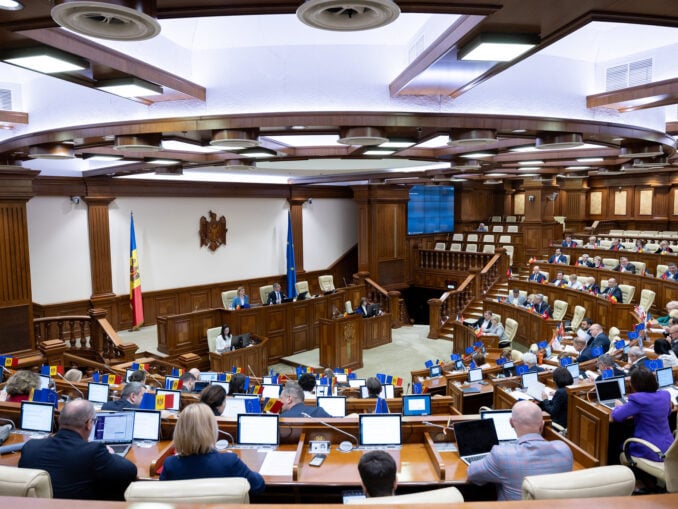 Blitzkriegul politic de pe Dâmbovița lovește și peste Prut