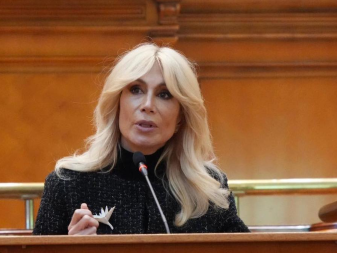 Turcan cere interzicerea telefoanelor în școli, după modelul Danemarcei: „Noi, care avem rezultate mult mai slabe, ce mai așteptăm?”