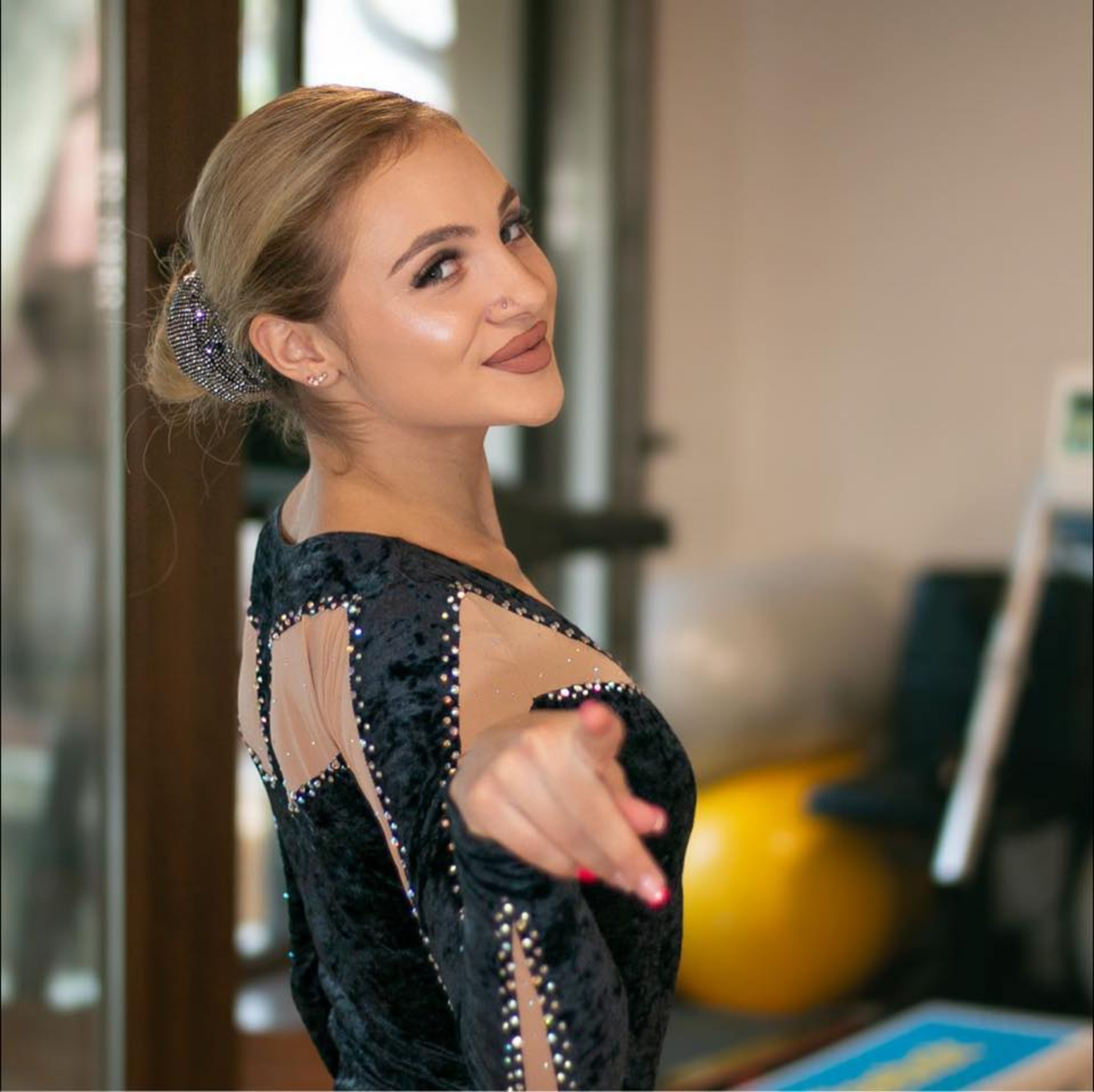 Sabrina Voinea lovește din nou. Iubitul ei a ajuns la IML