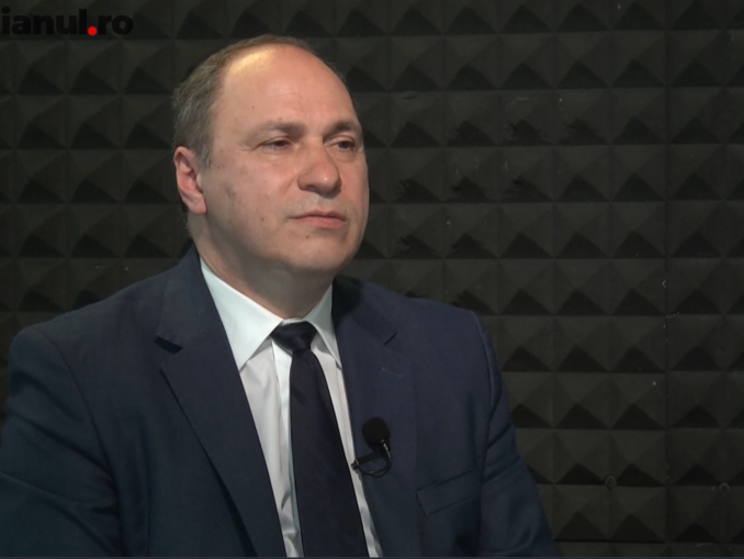 Ministrul interimar al Educației, Mihai Dimian garantează că niciun venit nu va scădea prin noua lege a salarizării