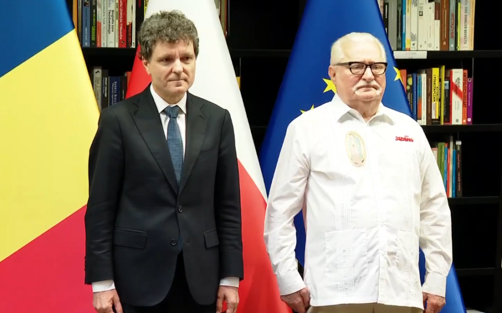VIDEO Nicușor Dan, în lacrimi la decorarea primului președinte al Poloniei de după comunism