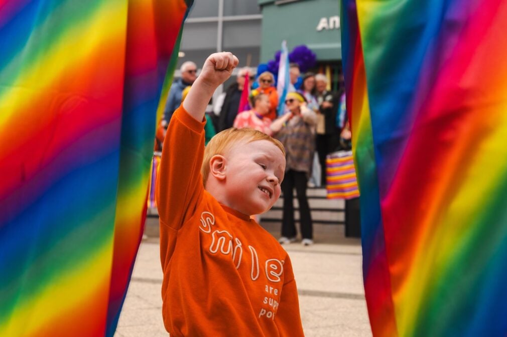 De la frică la mândrie: povestea paradelor Pride și a oamenilor care au schimbat lumea