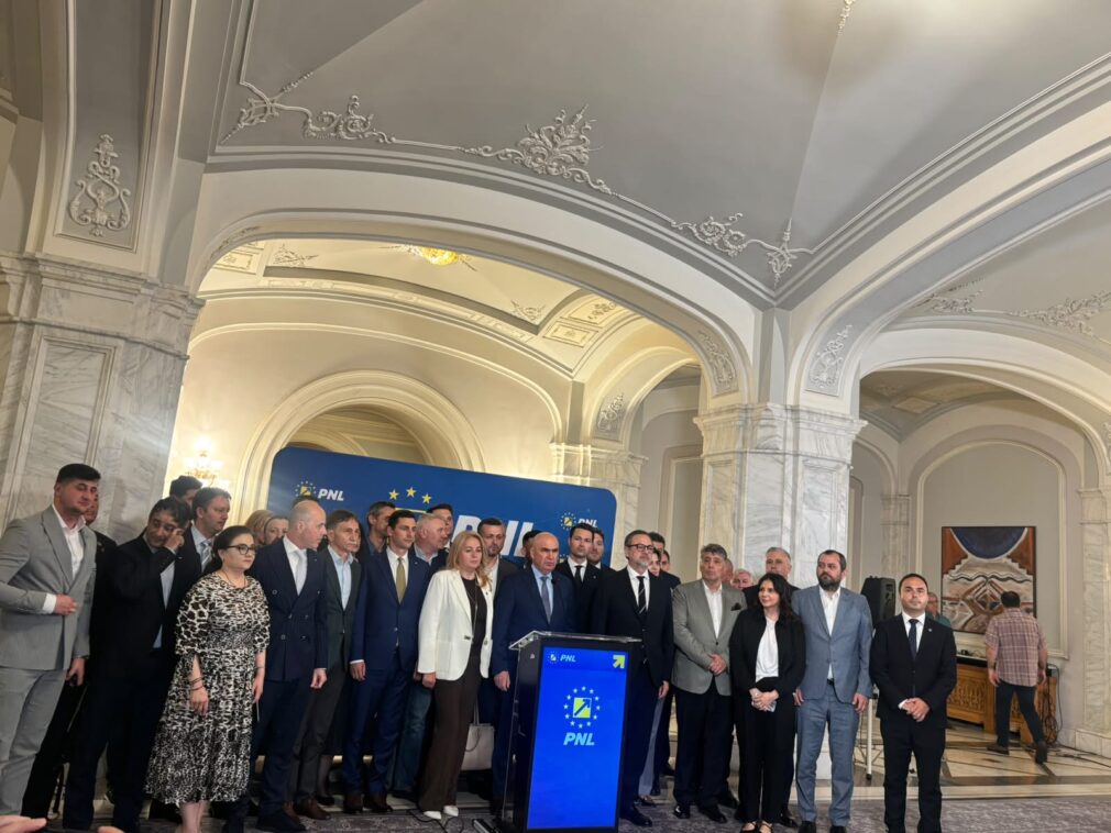 Bolojan îi cere lui Veștea ca până azi, la 10, să-și depună mandatul. Premierul desemnat nu renunță