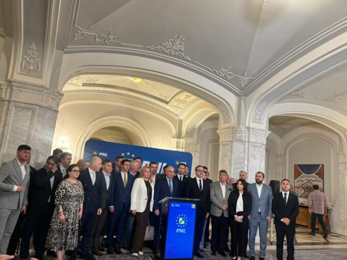 Bolojan îi cere lui Veștea ca până azi, la 10, să-și depună mandatul. Premierul desemnat nu renunță