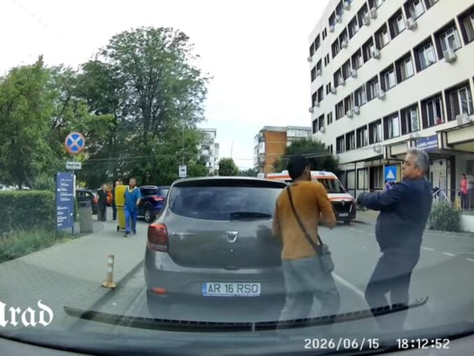 UPDATE Livrator din Sri Lanka, agresat de un agent de pază în curtea Spitalului Județean Arad. Poliția a deschis dosar penal VIDEO