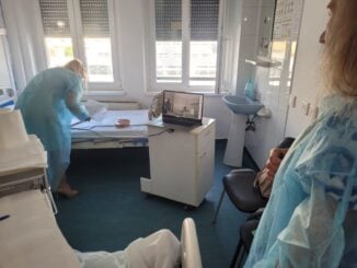 Bacalaureat în condiții deosebite. Doi elevi au susținut examenul maturității de pe patul de spital