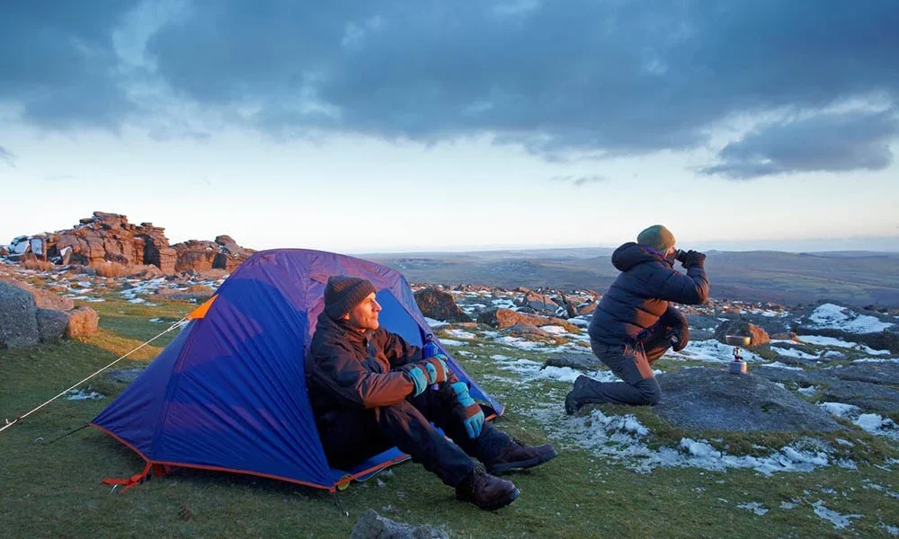 Campingul sălbatic câștigă teren în Europa. Cinci destinații spectaculoase pentru iubitorii de natură și aventură
