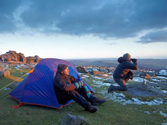 Campingul sălbatic câștigă teren în Europa. Cinci destinații spectaculoase pentru iubitorii de natură și aventură