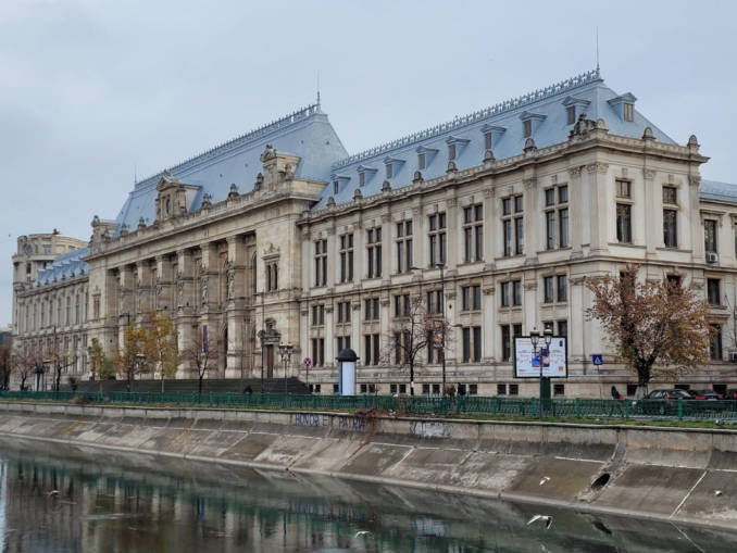 Judecătorii CAB reclamă atacuri din partea politicului și amenință cu oprirea activității