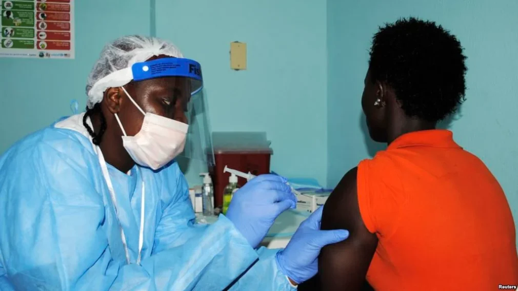 OMS lansează noi teste clinice pentru tratamente privind combaterea Ebola