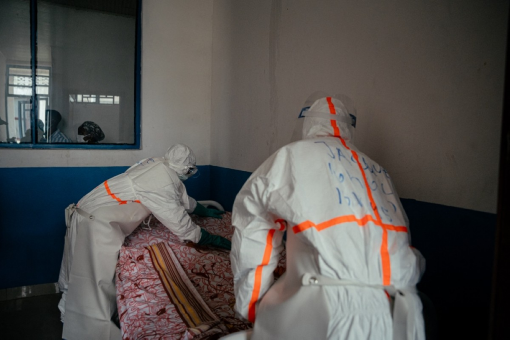 OMS menține alerta: Ebola a ucis peste 200 de persoane în Congo
