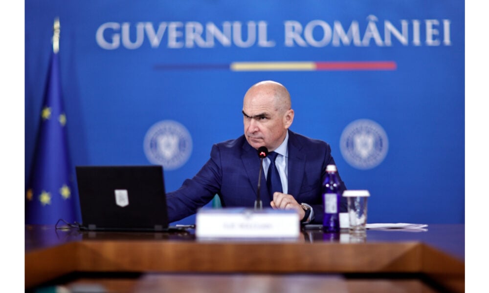 „Pur și simplu, am aflat din presă”. Bolojan încearcă să delimiteze Guvernul de contractul SRI – Digi