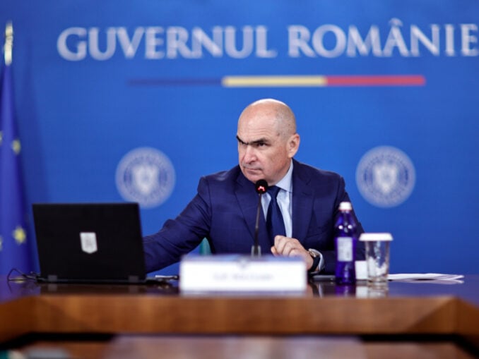 „Pur și simplu, am aflat din presă”. Bolojan încearcă să delimiteze Guvernul de contractul SRI – Digi
