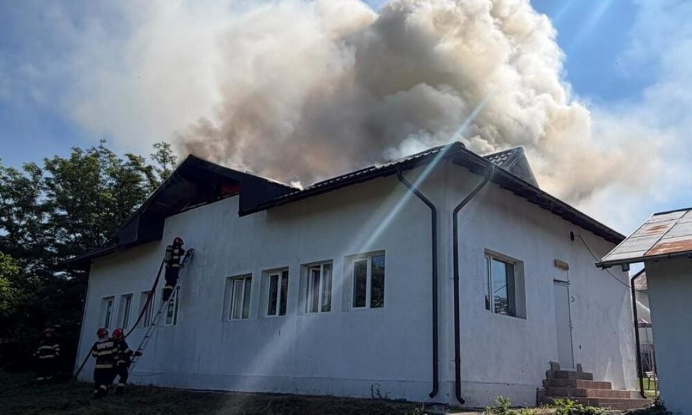 Incendiu la o grădiniță din Prahova: Zeci de copii au fost evacuați de urgență