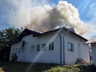 Incendiu la o grădiniță din Prahova: Zeci de copii au fost evacuați de urgență