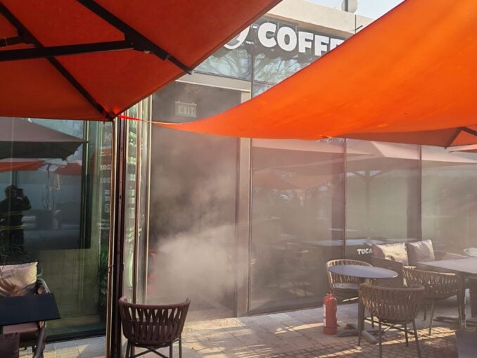 UPDATE Incendiu la o cafenea din centrul Iașului. Aproximativ 50 de persoane au fost evacuate VIDEO