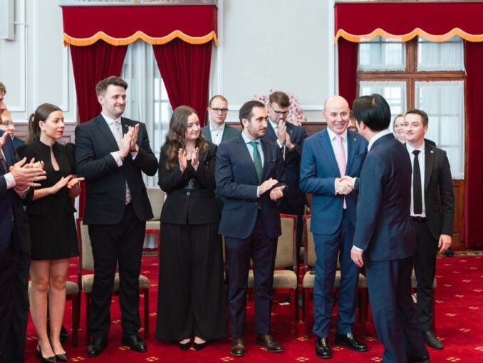 Ambasada Chinei la București atacă un deputat român, după ce acesta „a susținut independența Taiwanului”. Răspunsul dur al parlamentarului