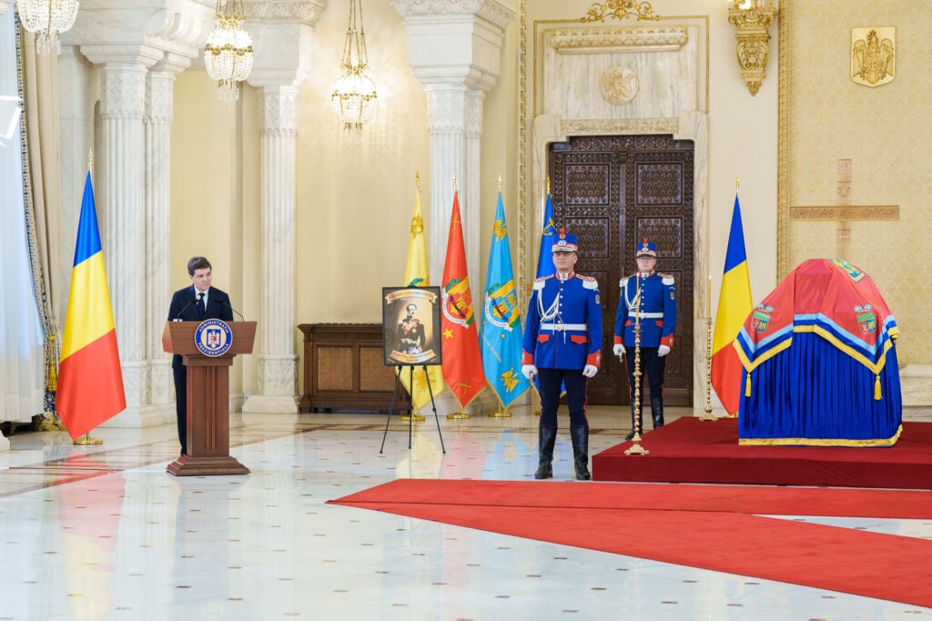 Domnitorul Ghica: plimbat cu dricul și omagiat, da