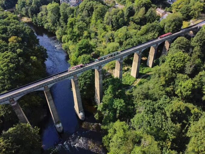 O capodoperă inginerească. Cel mai înalt canal navigabil din lume care traversează două țări europene
