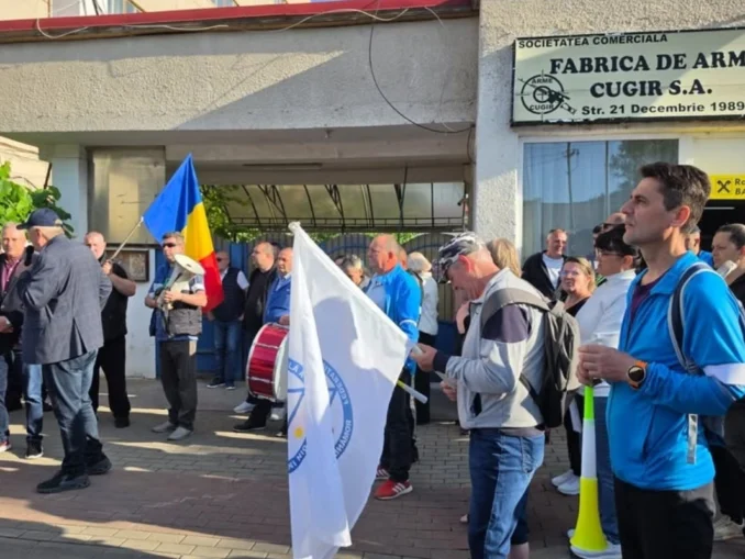 Angajații Fabricii de Arme Cugir au oprit din nou lucrul
