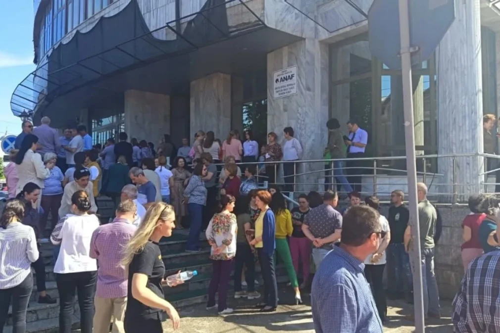 Ghișee închise în toată țara. Protestele din Fisc continuă și astăzi