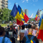 Călin Georgescu, protest București, Turul doi înapoi, protestatari, alegeri prezidențiale 2024, Piața Victoriei, Palatul Victoria
