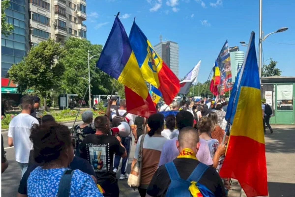 „Turul doi înapoi”. Marș al susținătorilor lui Călin Georges