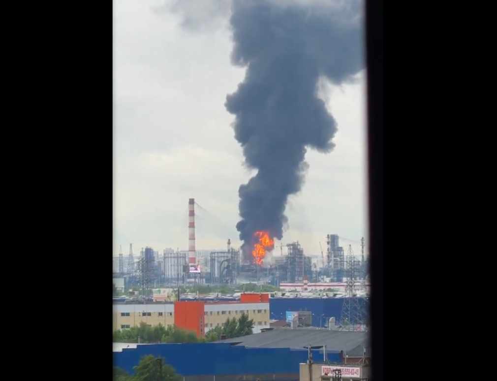 Moscova este atacată în aceste momente de dronele ucrainene! A fost lovită o rafinărie importantă!