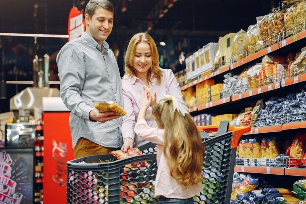Raport de la UE. Cât de sigure sunt alimentele care ajung pe masa românilor? Fructele și legumele prezintă cele mai mari pericole