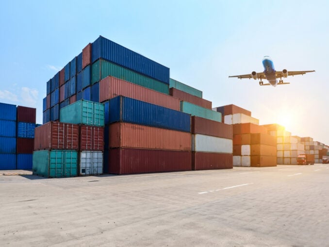 Cum a ajuns România o „țară de import”: deficit comercial de peste 3 miliarde de euro într-o singură lună