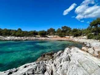 Român mort în Thasos. Comunitatea de români de pe insulă ajută mama îndurerată