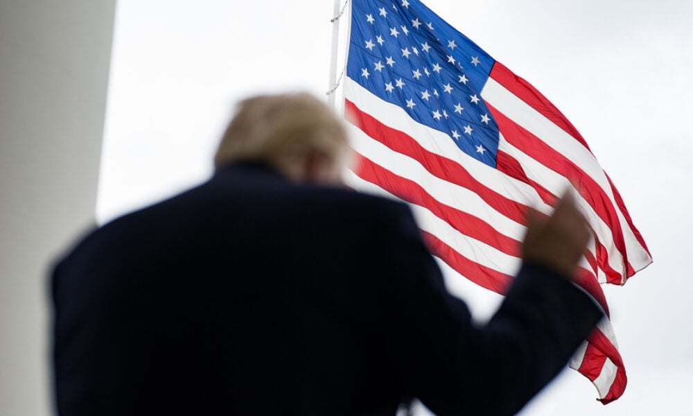 Taxa de 100.000 de dolari impusă de Trump pentru viza H-1B este ilegală