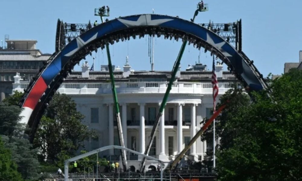 Donald Trump găzduiește o gală MMA la Casa Albă, de ziua lui