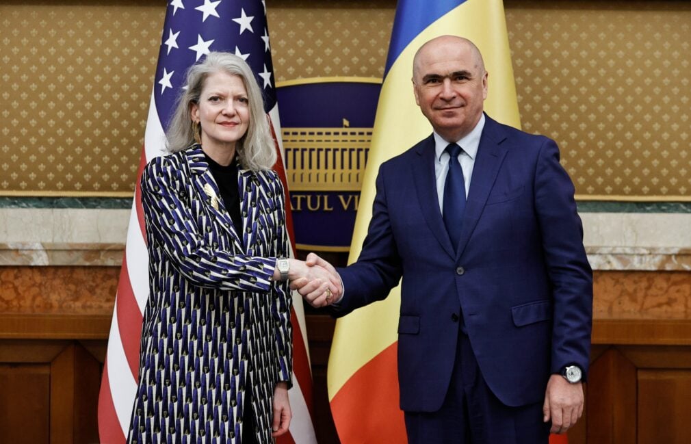 Bolojan, discuție cu subsecretarul pentru afaceri politice din SUA: „Suntem recunoscători pentru prezența trupelor americane”