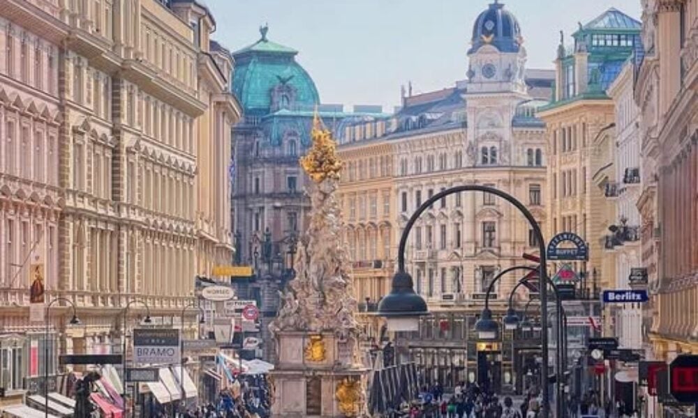 Taxa turistică se dublează la Viena. Hotelierii protestează