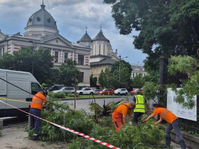 Ciprian Ciucu: Bucureștiul a fost lovit de cea mai puternică furtună din ultimii 30 de ani