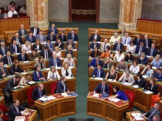Parlamentul Ungariei îl demite pe președinte printr-o reformă constituțională