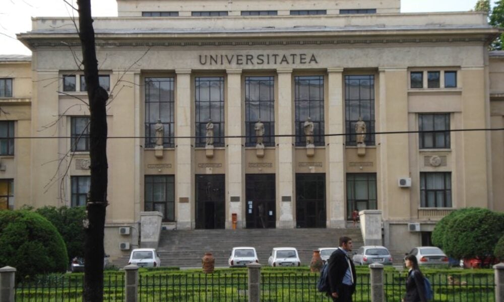 Ce mai studiază tinerii: Facultățile clasice versus noile trenduri