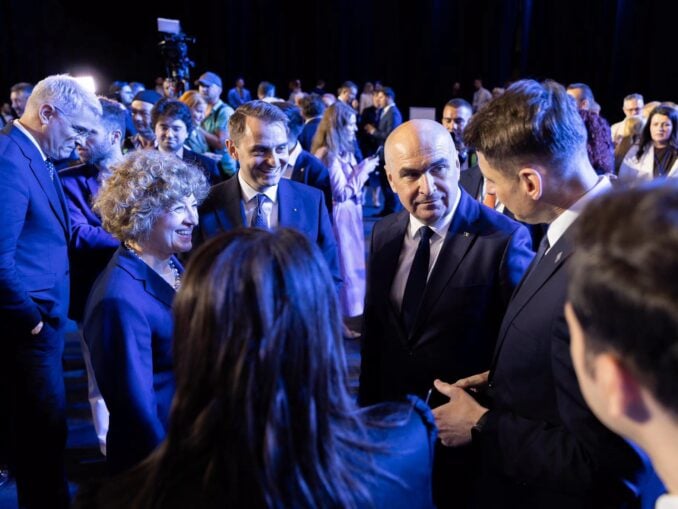Oana Gheorghiu, replică pentru Sorin Grindeanu: Bravo! Deveniți, pas cu pas, un manual de „așa nu” în politica românească